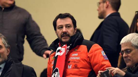 Salvini: "Sarebbe doveroso che il campionato si fermasse. Per tutti"