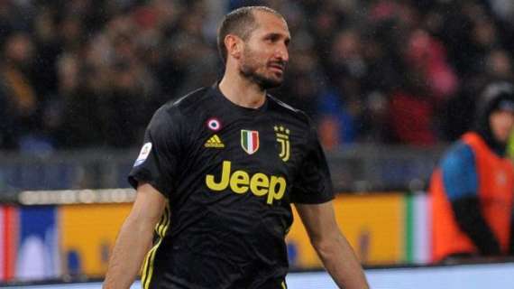 CHIELLINI: "Spogliatoio unito. Trasferte Champions pesano nella testa e nelle gambe. Al San Paolo sarà grande partita, vinto solo due volte. Ottimo rapporto con Insigne"