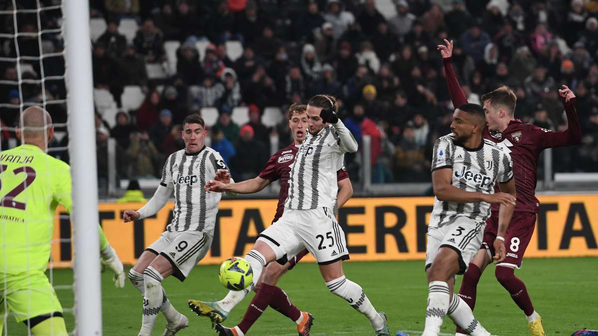 Repubblica Torino - Che derby! Bremer sorpassa e la Juve trafigge il Toro