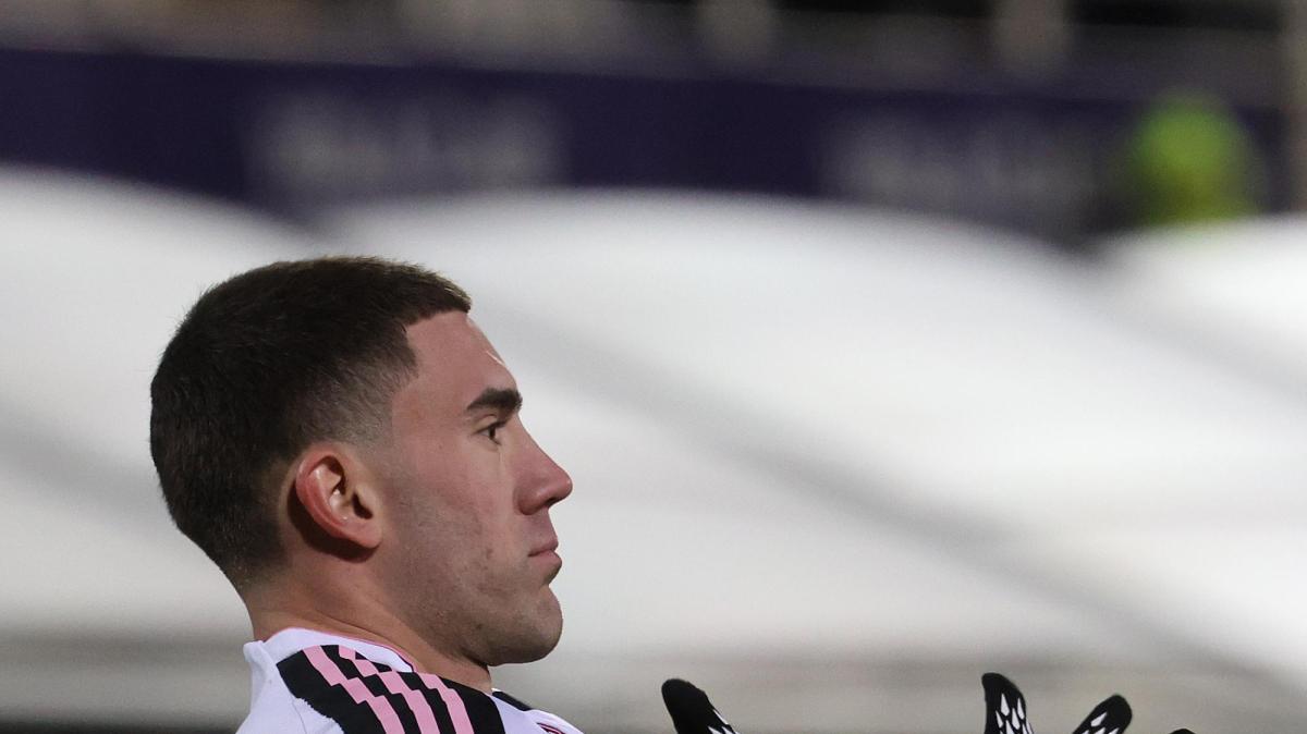 Milan, sempre meno concreta la pista Vlahovic. Gimenez si gioca tutto in dieci partite