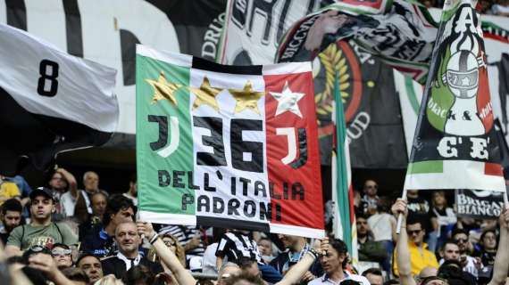 Juventus su Twitter: "Buffon alza al cielo la Coppa. Siamo Campioni d'Italia" (FOTO)