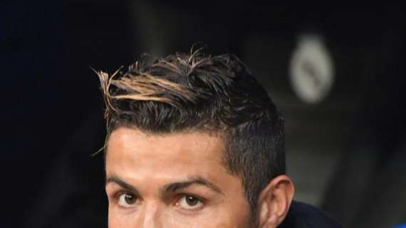 QUI REAL - Cristiano Ronaldo fa una sorpresa alla giornalista Mediaset Irma d'Alessandro