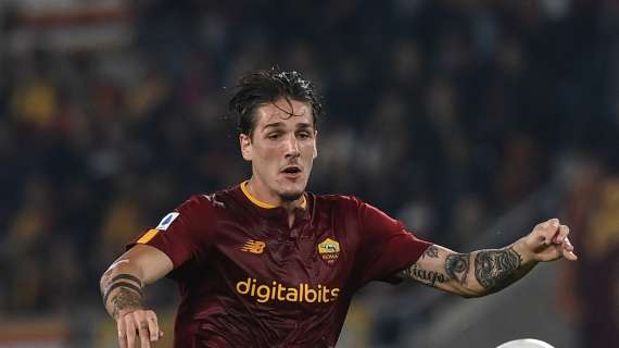 Intervallo Verona - Roma 1-1. Dawidowichz porta avanti l'Hellas ma poi si fa espellere. Zaniolo pareggia per i giallorossi 