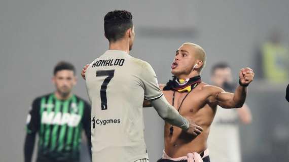 Cosa non si fa per abbracciare Ronaldo