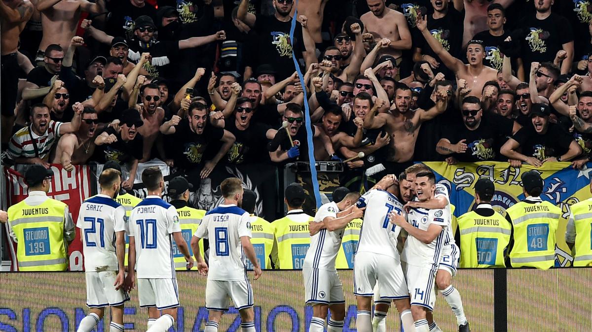 La Bosnia supera il Galles ai rigori e sfiderà l'Italia nella finale playoff