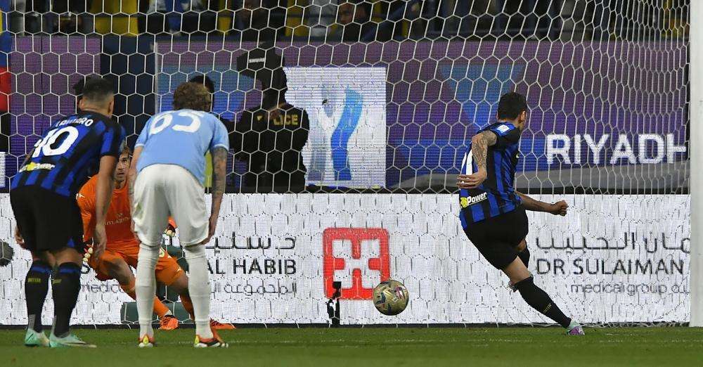 Inter, Calhanoglu torna ad allenarsi in gruppo