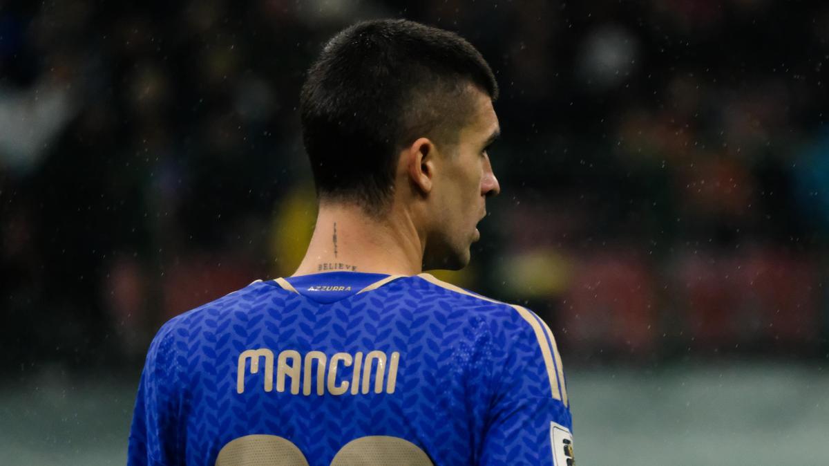 Roma, Mancini: "Siamo primi con merito, ma sappiamo che è lunga. Avanti così"