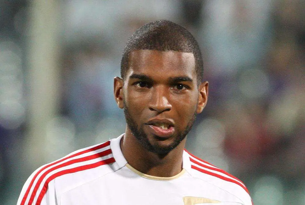 Valzer di ali, Elia al Liverpool, Babel in bianconero?