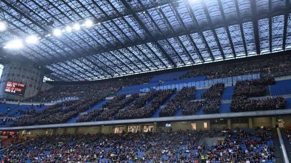 Striscione della Curva Sud del Milan: "Zero tituli, domani tutti dallo psicologo"