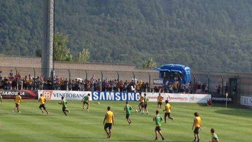 LIVE CHATILLON - 7° giorno - Nel pomeriggio tattica e partitella. Doppietta di Matri, in gol anche Tevez e Quaglia. Stasera non salirà nessuno sul palco del Summer Village