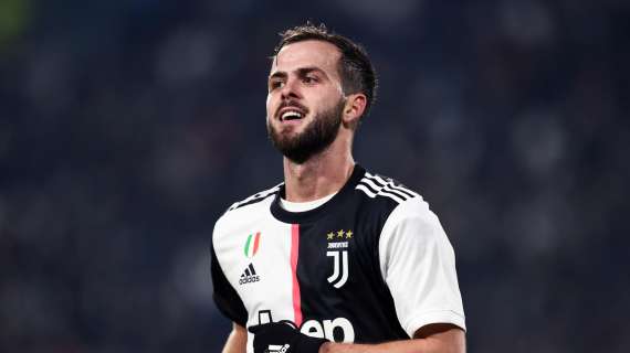 Pjanic si presenta al Barcellona: "Lasciare la Juve è stato complicato, è un club incredibile ma dopo 9 anni in Italia avevo bisogno di nuovi stimoli"