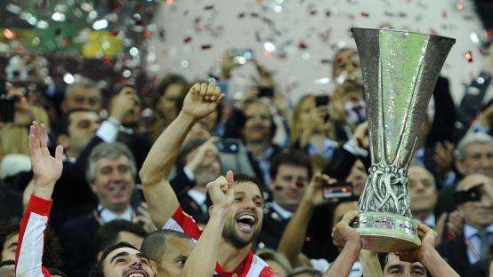 Uefa, dal 2016 il club che vincerà l'Europa League andrà in Champions