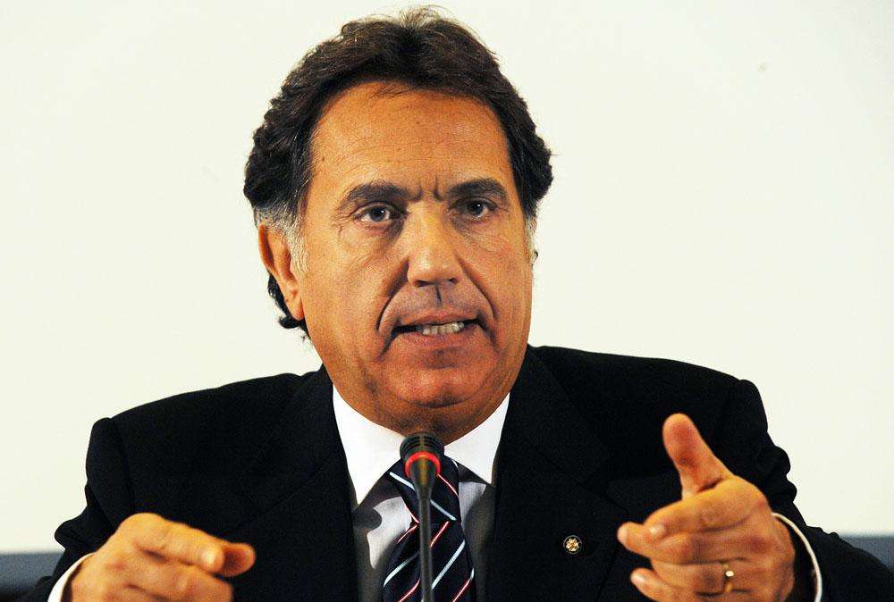 Manganelli: "In calo la violenza negli stadi"