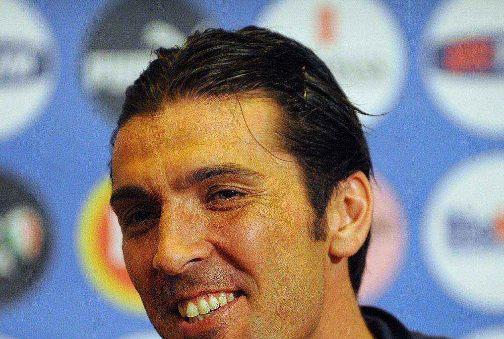 Che spese con Buffon: Agger, Silva, Hamsik...