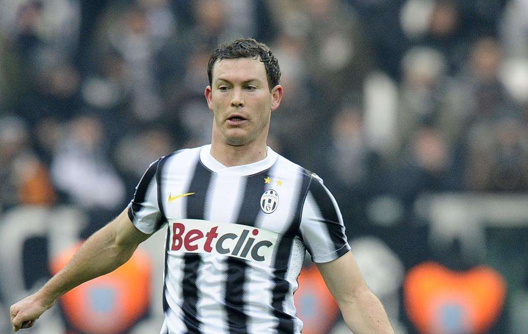 Il "professor" Lichtsteiner agli Allievi: "Dalla banca allo scudetto, così il calcio è diventata la mia professione..."