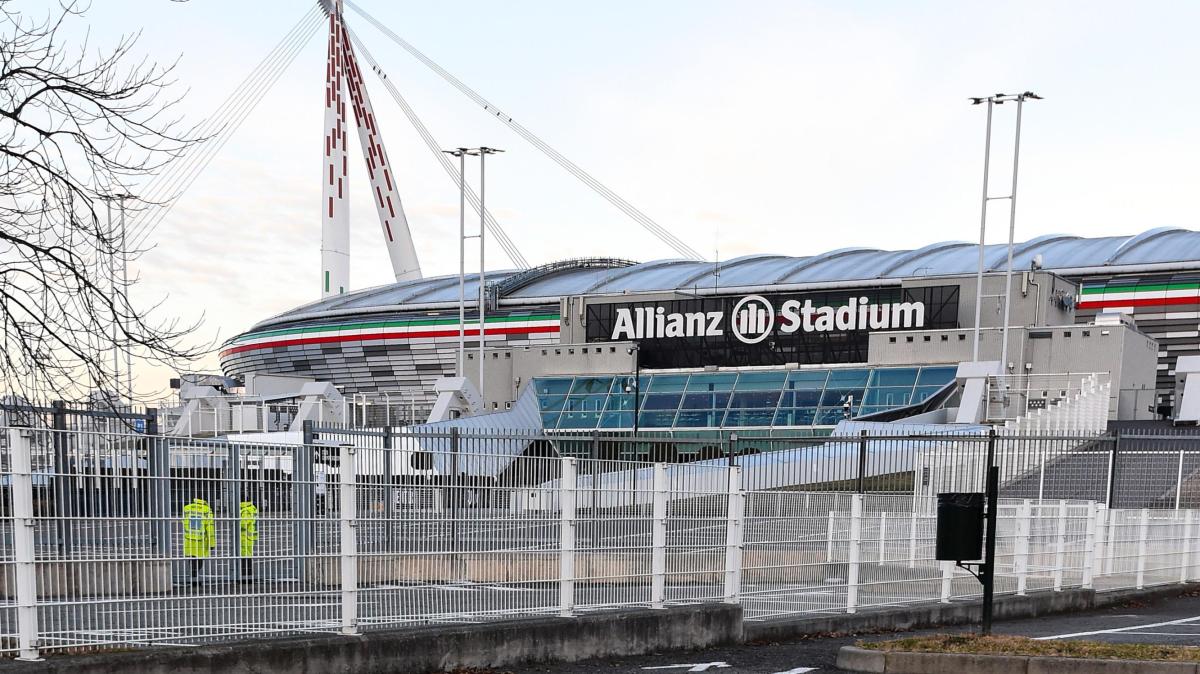 Achille Lauro annuncia: “Finalmente la prima all’Allianz Stadium.  22/07/2027”