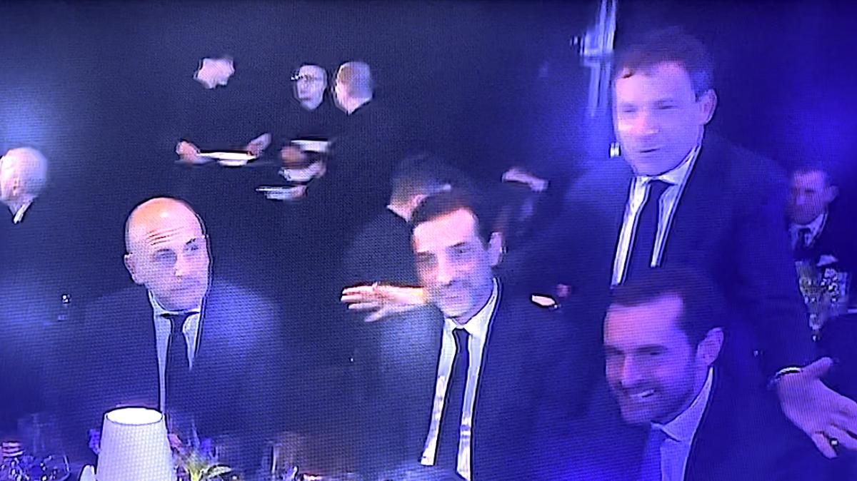 Viglione, ci risiamo: abbracci e battute al tavolo dell'Inter durante il Gran Galà del Calcio