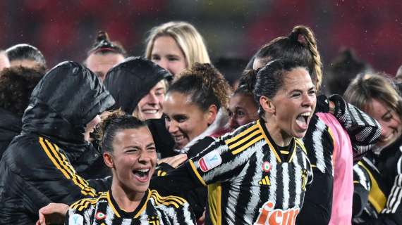 Gunnarsdottir out per un problema al polpaccio. È in tribuna per seguire le compagne