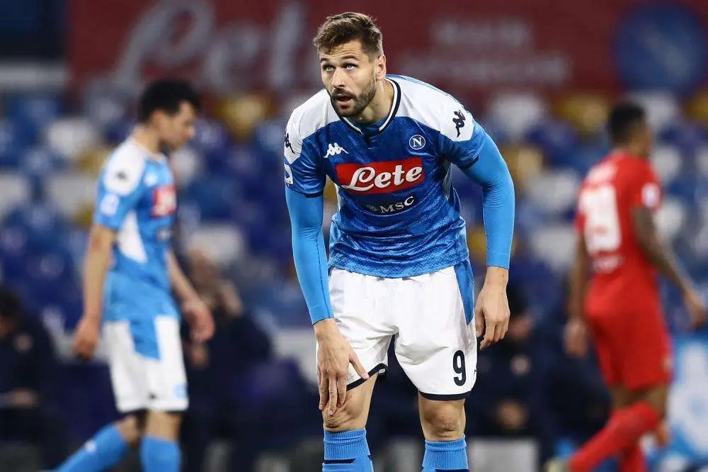 L'ex Juve Llorente bloccato dal Napoli. L'Inter vira decisa su Giroud