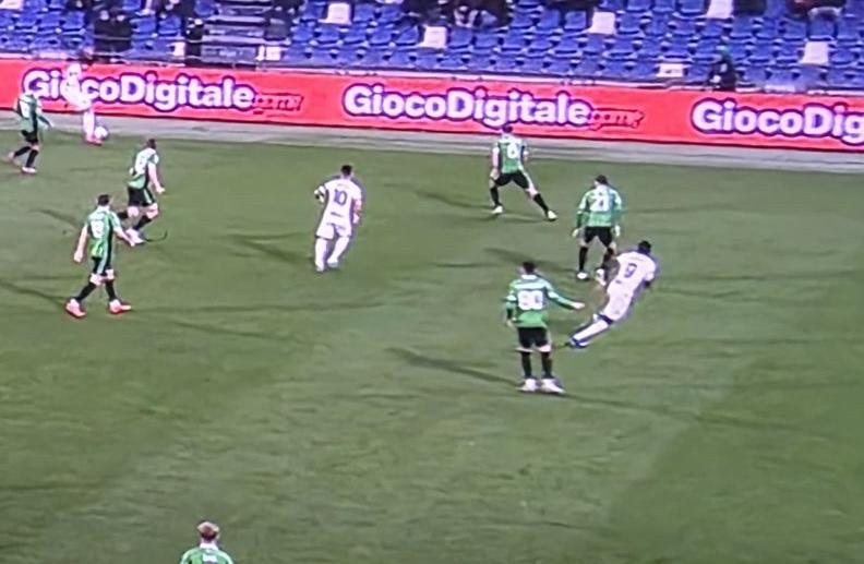 Aiutone all'Inter, Varriale: "Vorrei capire come si fa a non segnalare il fuorigioco di Thuram, almeno di un metro"