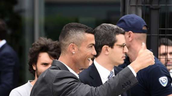 CR7 mania: anche Rocco Siffredi si 'veste' da Ronaldo