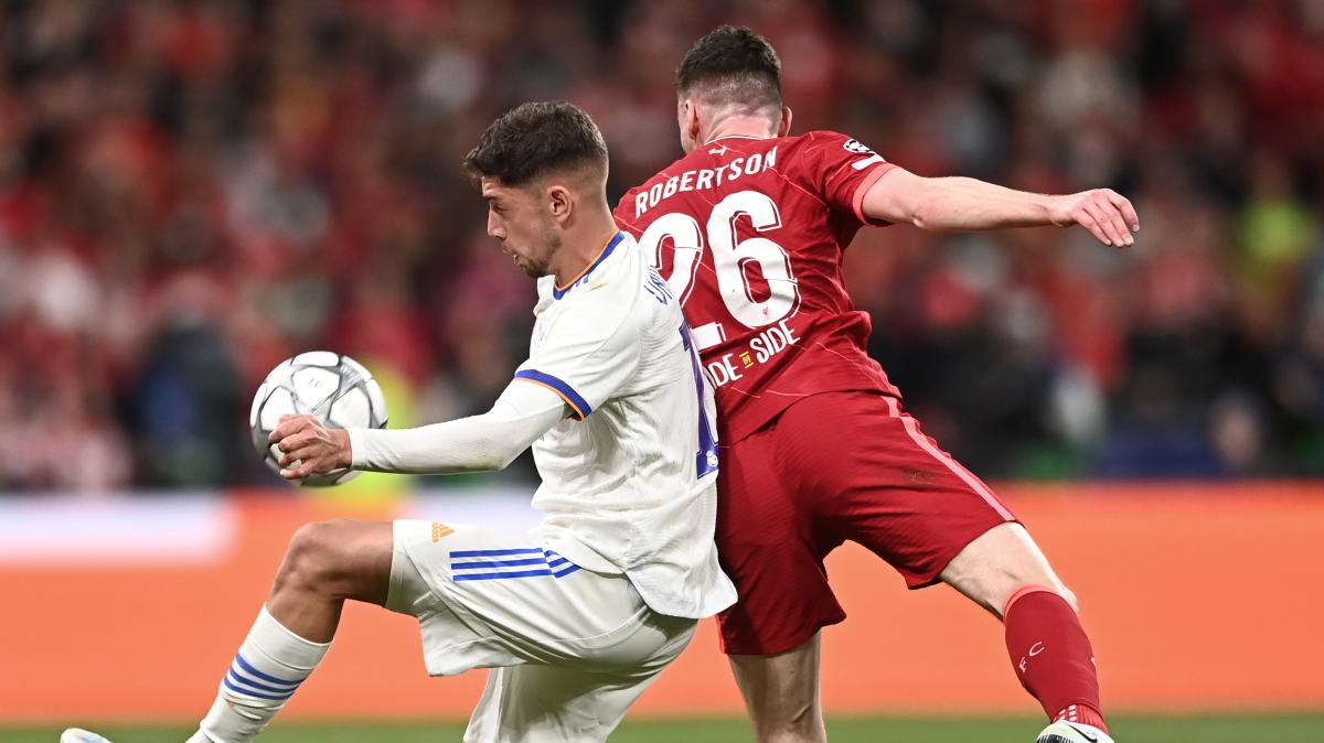 Sabuncuoglu su Robertson: "Con il suo agente hanno preso in considerazione le offerte di Juventus e Tottenham"