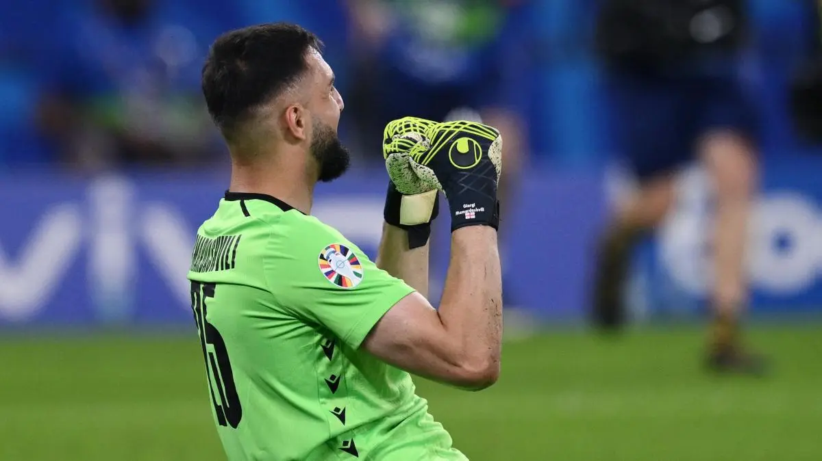 Liverpool a fine ciclo, anche l'obiettivo bianconero Mamardashvili in uscita. Possibile addio anche per Chiesa