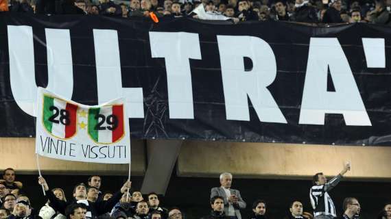 Napoli-Juventus, lo sfottò corre sul web: "Pulcinella è bianconero!"