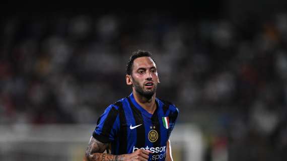 Inter, Calhanoglu avvisa le rivali: "Tutti si sono rinforzati e saranno ancora più motivate a batterci. Sarei felice se vincessimo tutto"