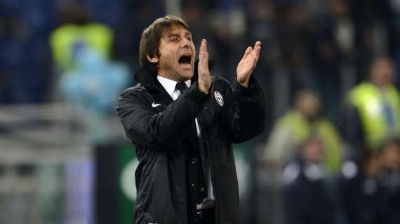 CONTE, conferenza show: "Nei 180 minuti avremmo meritato la qualificazione. Complimenti alla Lazio. Proteste? Arbitro impeccabile, Vucinic si è tuffato, Giovinco svenuto per calo zuccheri"