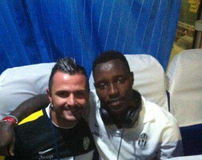 Juve, tanta allegria in volo. Gli scatti "postati" da Simone Pepe...
