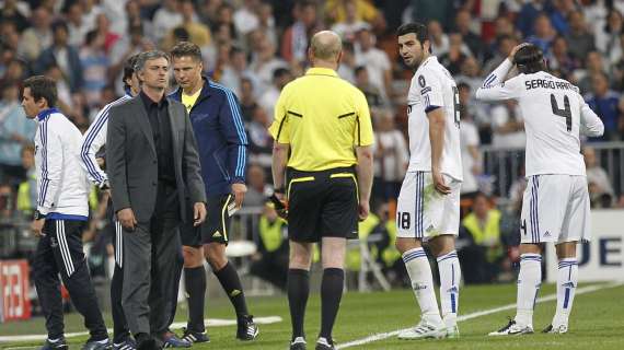 Mourinho: due giornate di squalifica per il dito nell'occhio a Vilanova