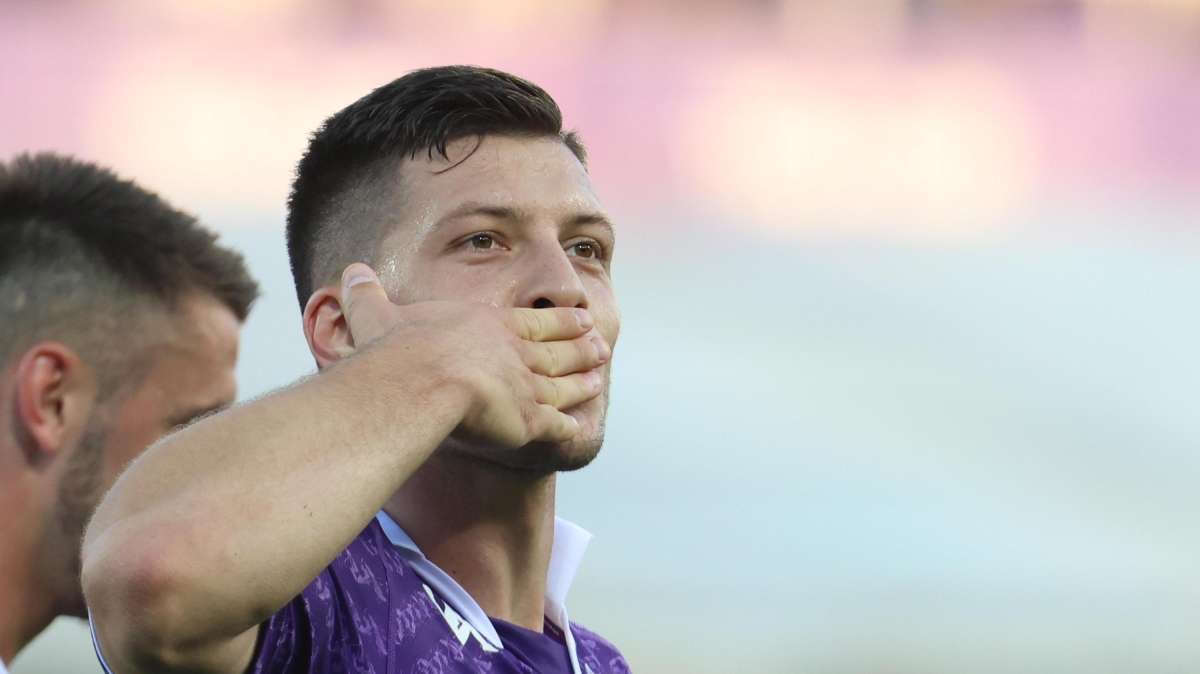 UFFICIALE - Colpo in attacco del Milan: arriva Jovic dalla Fiorentina 