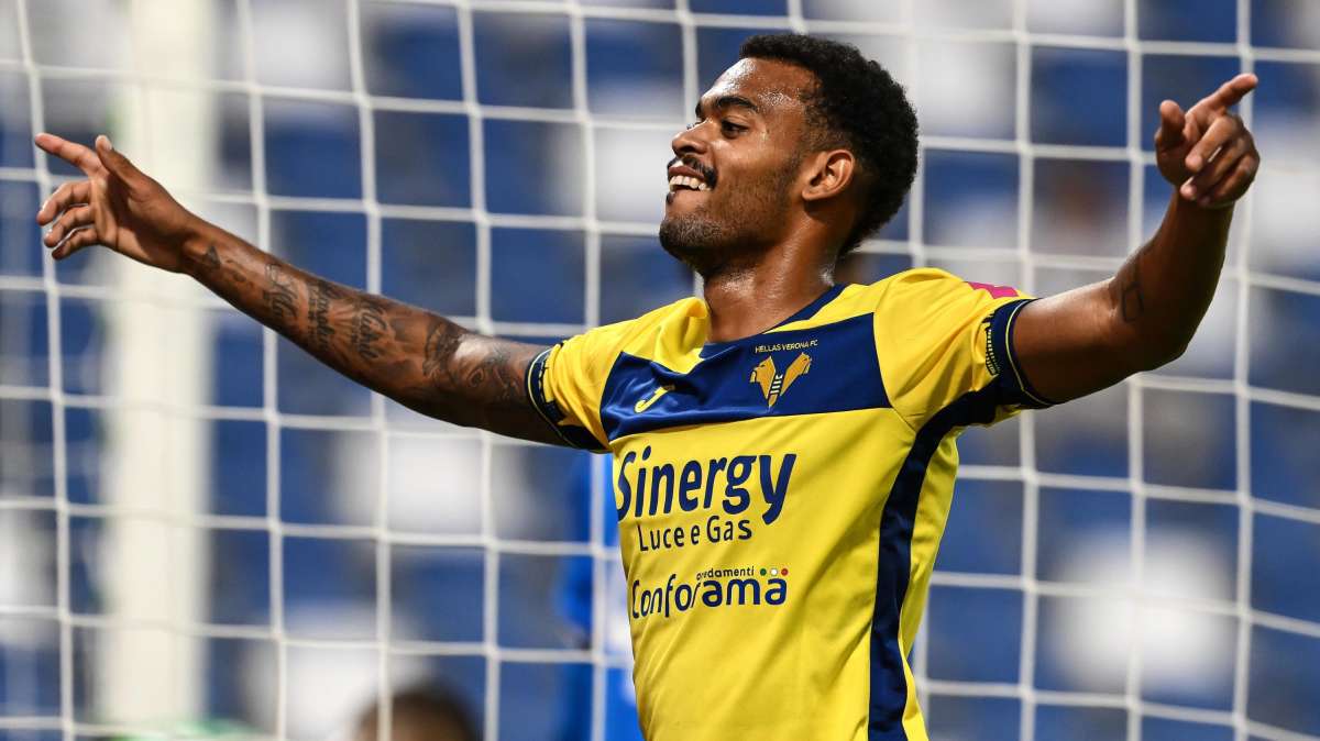 UFFICIALE - Napoli, dall'Hellas Verona arriva Ngonge a titolo definitivo