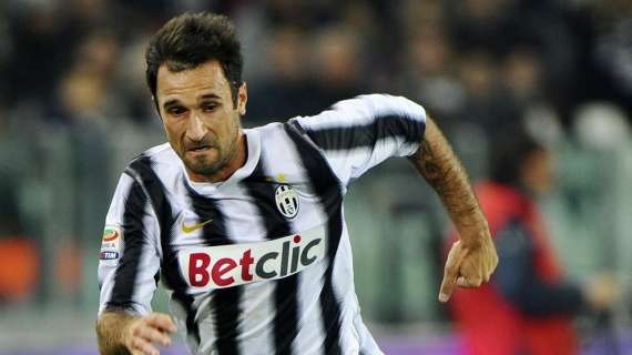 Vucinic cerca il quinto gol all'Inter