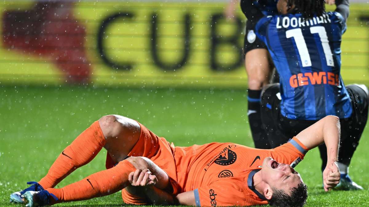 Inter, Pavard dopo l'infortunio: "Farò di tutto per tornare più forte"