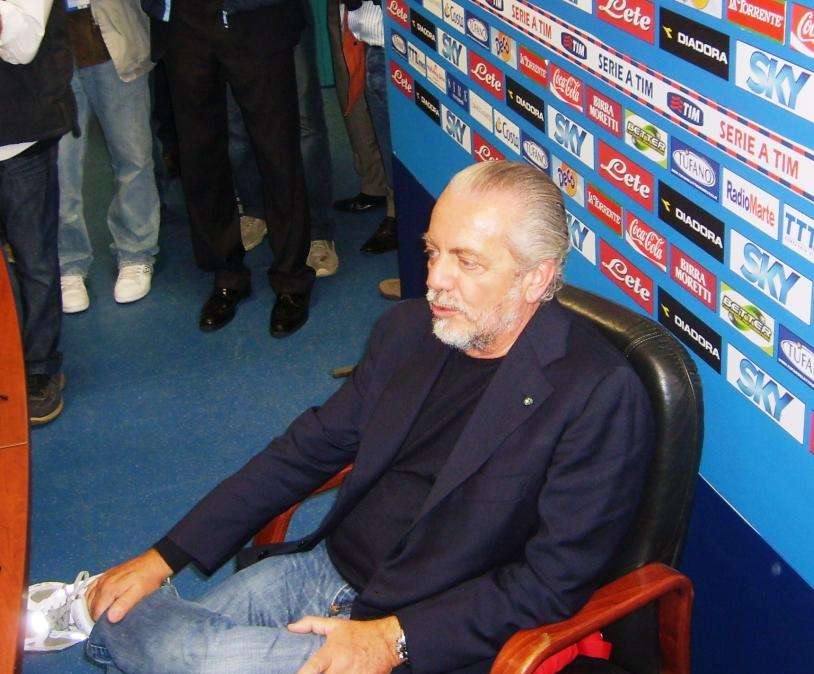 Altro che amato! De Laurentiis contestato anche dai propri tifosi