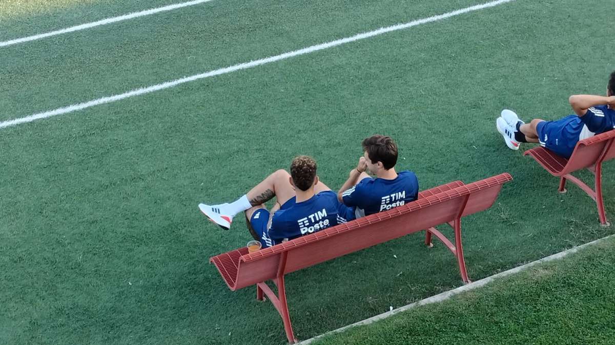 FOTO - Chiesa e Di Lorenzo assistono all'allenamento dell'Italia da bordocampo