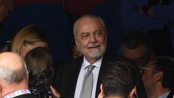 Napoli, De Laurentiis presenta il ritiro ma non parla del futuro di Giuntoli: "Ha un contratto con noi"