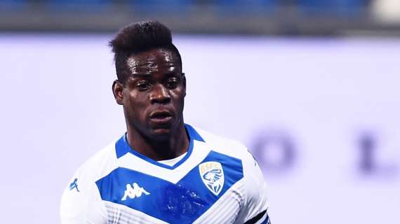 Balotelli ne ha combinata un'altra: pubblica il numero su Instagram e dice ai suoi follower "Chiamatemi"