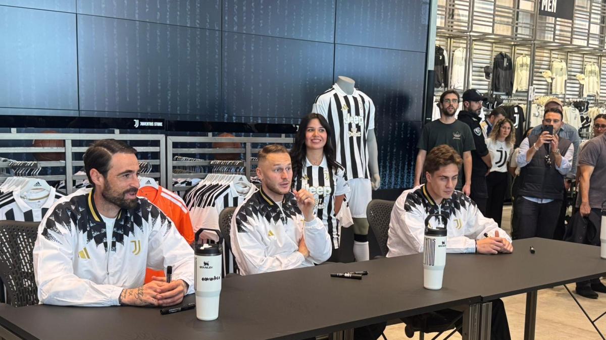 Yildiz, Koopmeiners e Pinsoglio allo Stadium per il Meet&Greet (Video e Foto). Allenamento in mattinata per la Juventus. Thuram a parte, gli altri tutti in gruppo. Out solo Cabal e Milik