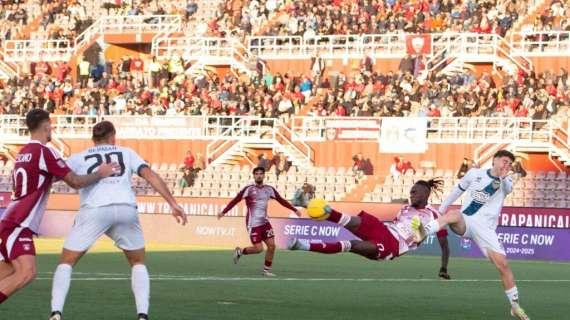 Trapani travolgente: il Latina crolla 4-0 senza riuscire a reagire