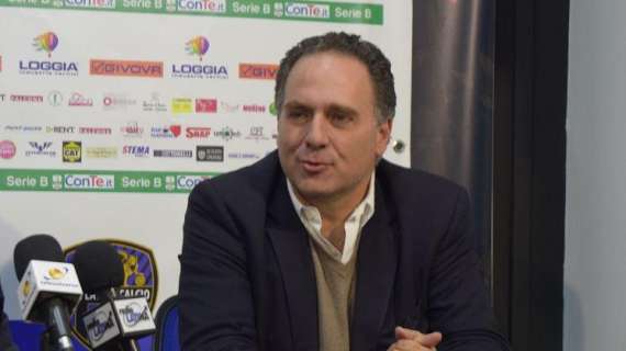 Mancini rilancia: "Il progetto non cambia: prima la salvezza, poi la Serie A. Vivarini è un uomo-azienda e resterà. Il nostro Latina sarà così"