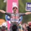 SPECIALE - Giro d'Italia, Groves primo sul lungomare di Napoli
