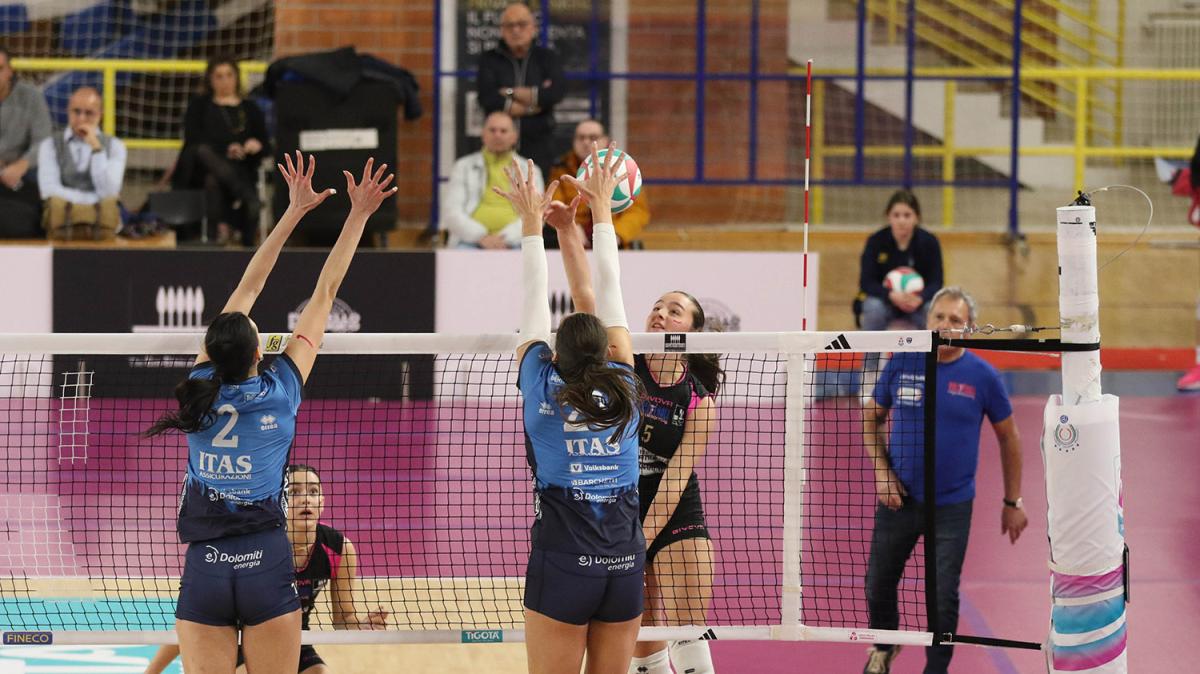 Volley: Casalmaggiore lotta fino alla fine, poi si arrende a Trento