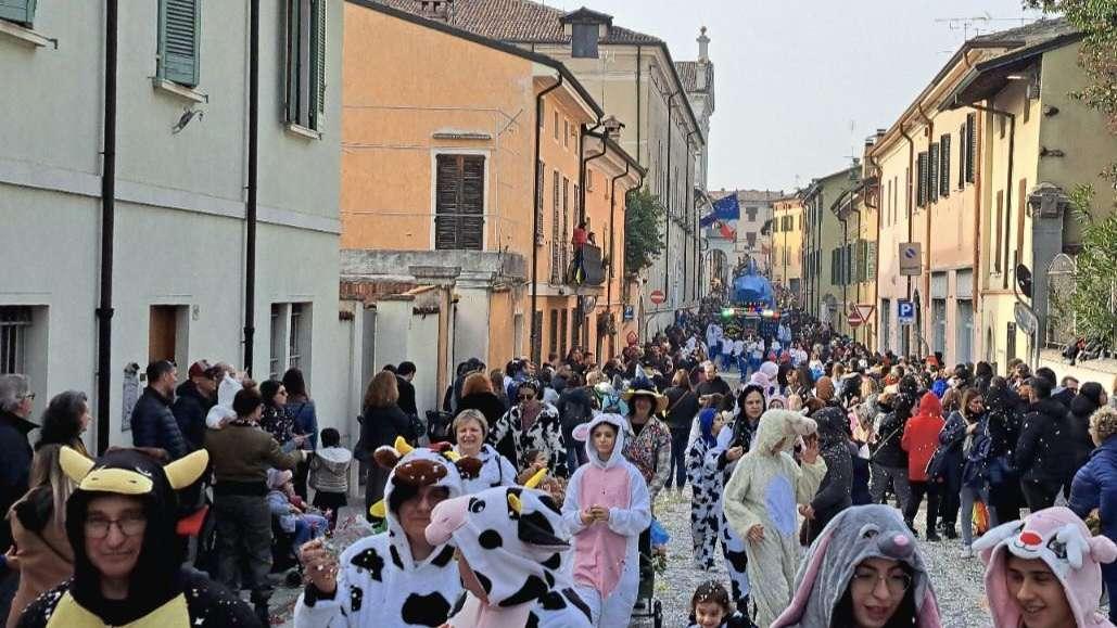 Castiglione, domenica 22 febbraio c'è il Gran Carnevale