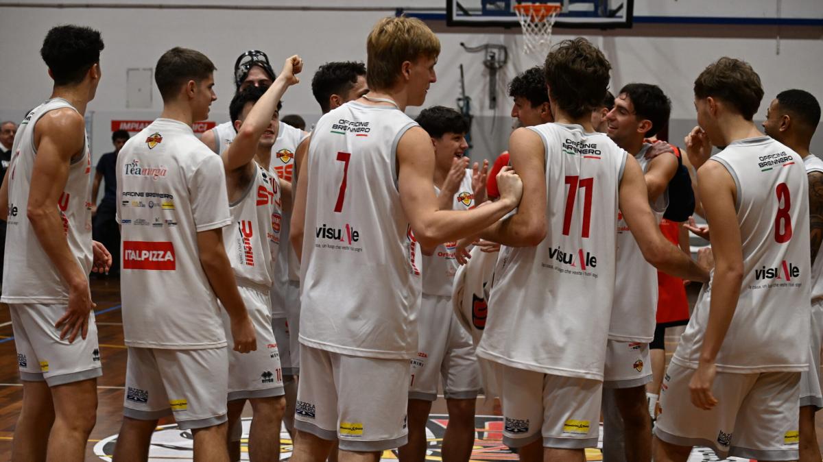 Basket, Stings alla prova Iseo: palla a due sul lago 