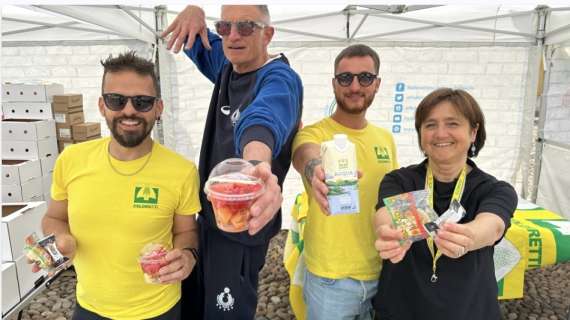 Volley in piazza Sordello: Lucchetta e Vermiglio con Coldiretti e Campagna Amica