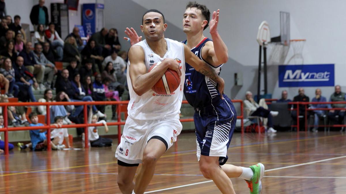 Basket, stop Stings nel big match di alta classifica ad Ozzano