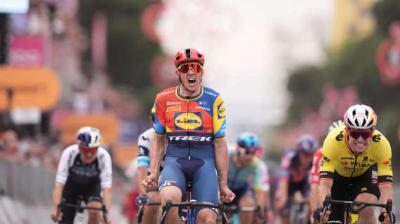 SPECIALE - Giro d'Italia, a Durazzo trionfa Pedersen